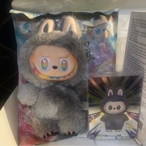 Secret ID Labubu Big Into Energy